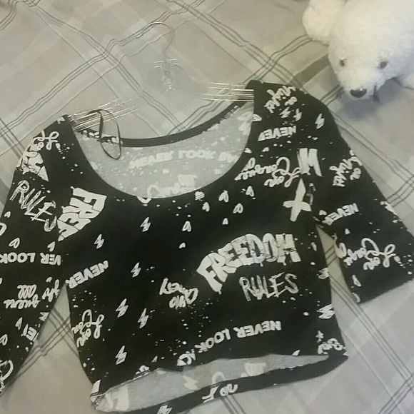SOLD Forever 21 Crop top - Picture 2 of 2