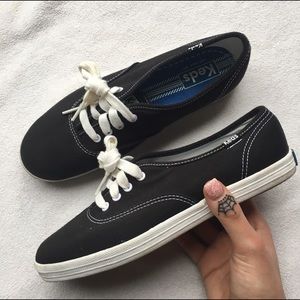 NWOT Keds black low sneakers size 6