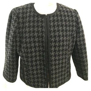 Black / Grey Houndstooth Suit Jacket -Large /12-14