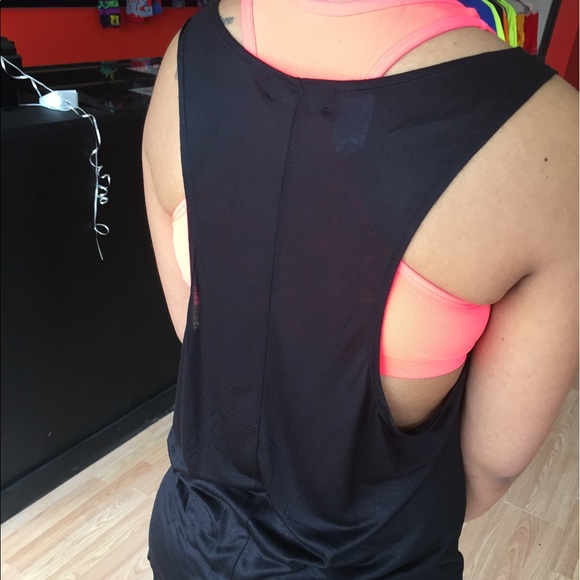 Summer is here graphic tank top - Picture 3 of 4