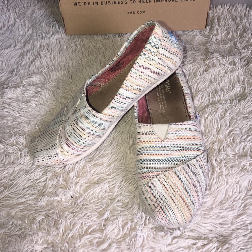 Cute striped toms!