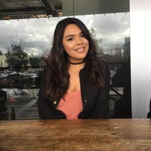 Meet your Posher, Julissa