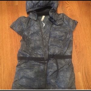 Lululemon Spring Fling Puffy Vest w/Cap Sleeves