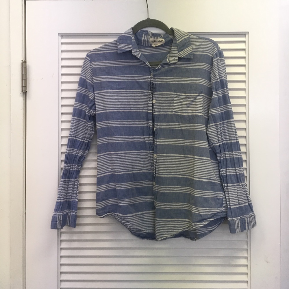 Lili's Closet Blue Long Sleeve Button Down Top