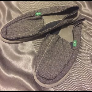 Women's sanuk's  size 7.