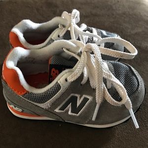 New balance boys sneakers size 6