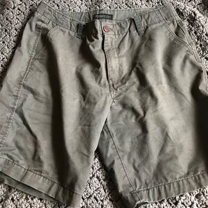 Gray Aeropostale men's shorts