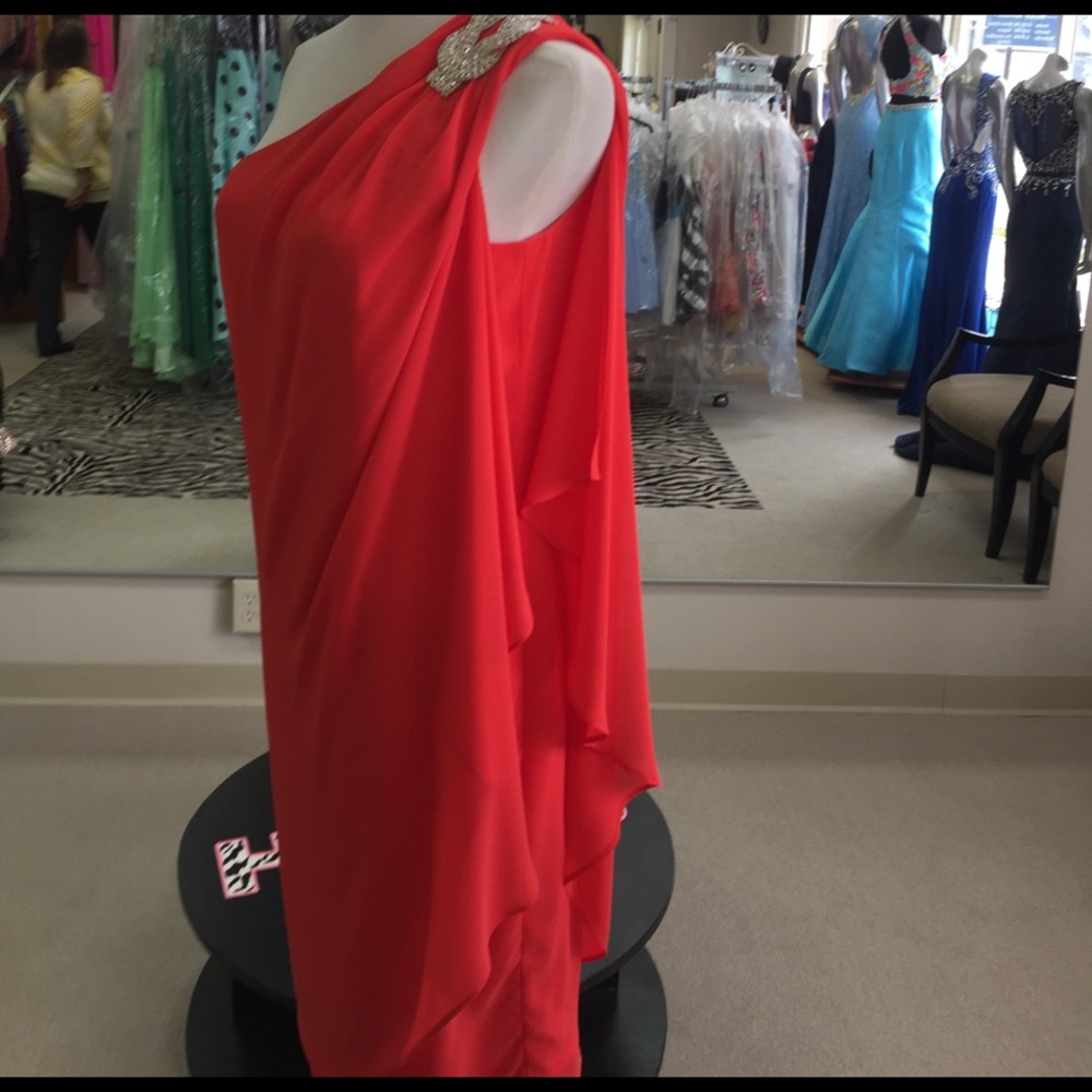Dress - Picture 2 of 3