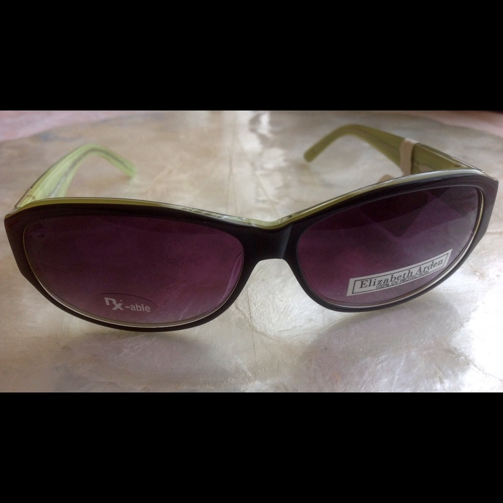 💐❤️HP☘❤️4/21Elizabeth Arden sunglasses