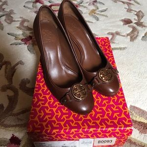 100% authentic Tory burch heals with box