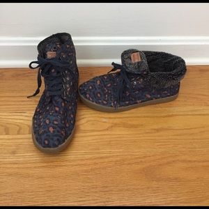 Basically new leopard TOMS botas Sz 6.5