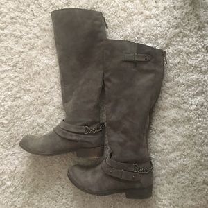 ❗️PRICE DROP: Madden Canyon grey boots