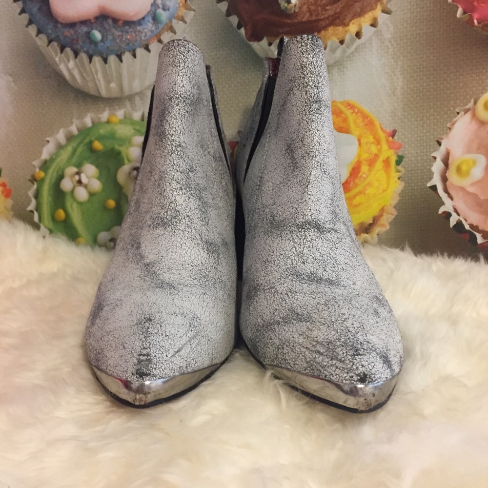 Chelsea booties - Picture 4 of 4