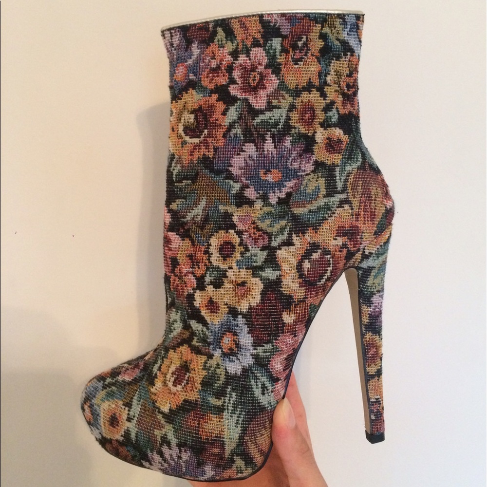 Floral Pattern Fabric Ankle Boots with Heel