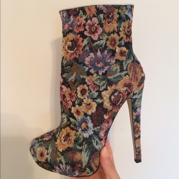 Floral Pattern Fabric Ankle Boots with Heel - Picture 1 of 3
