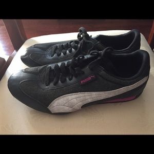 Women's Puma sneakers