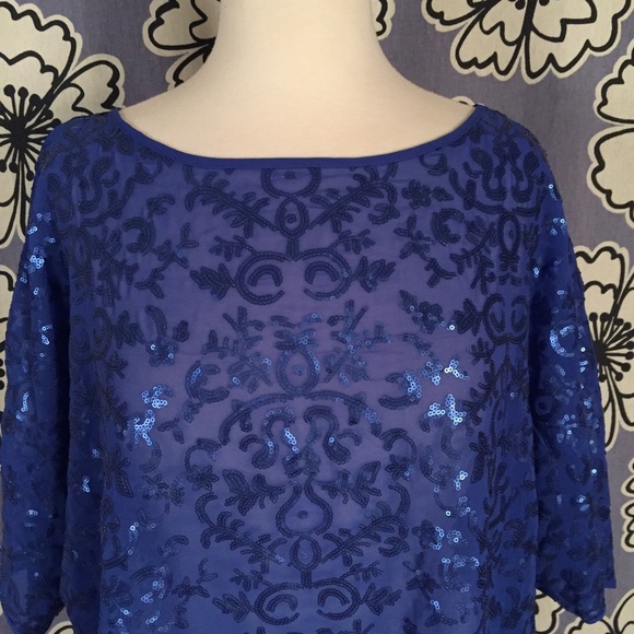 NWT Chelsea & Violet Blue Sequin Top Size M - Picture 2 of 8