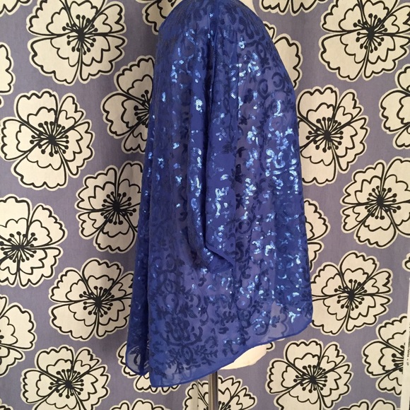 NWT Chelsea & Violet Blue Sequin Top Size M - Picture 4 of 8