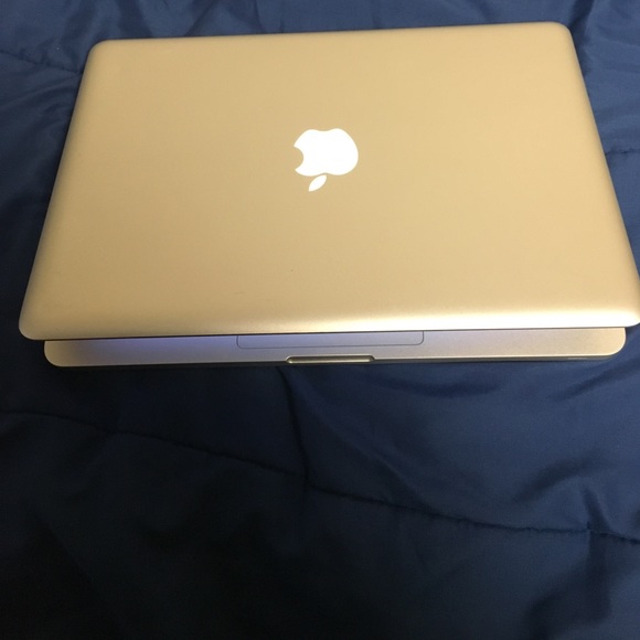 mac book pro - Picture 3 of 3
