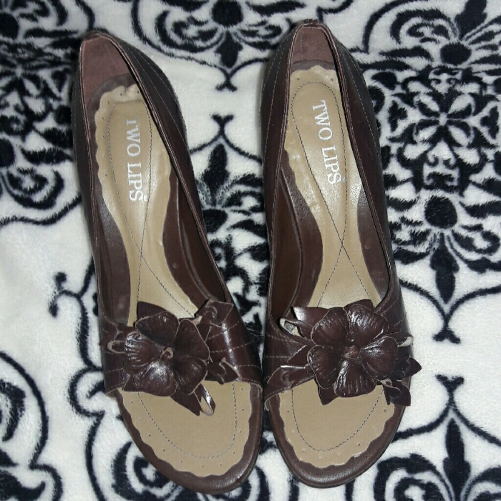 Two Lips brown leather open toe heels