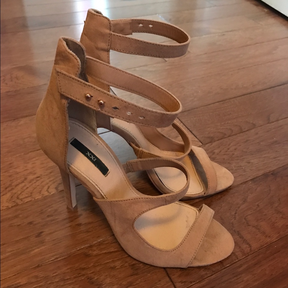 Nude heel size 7