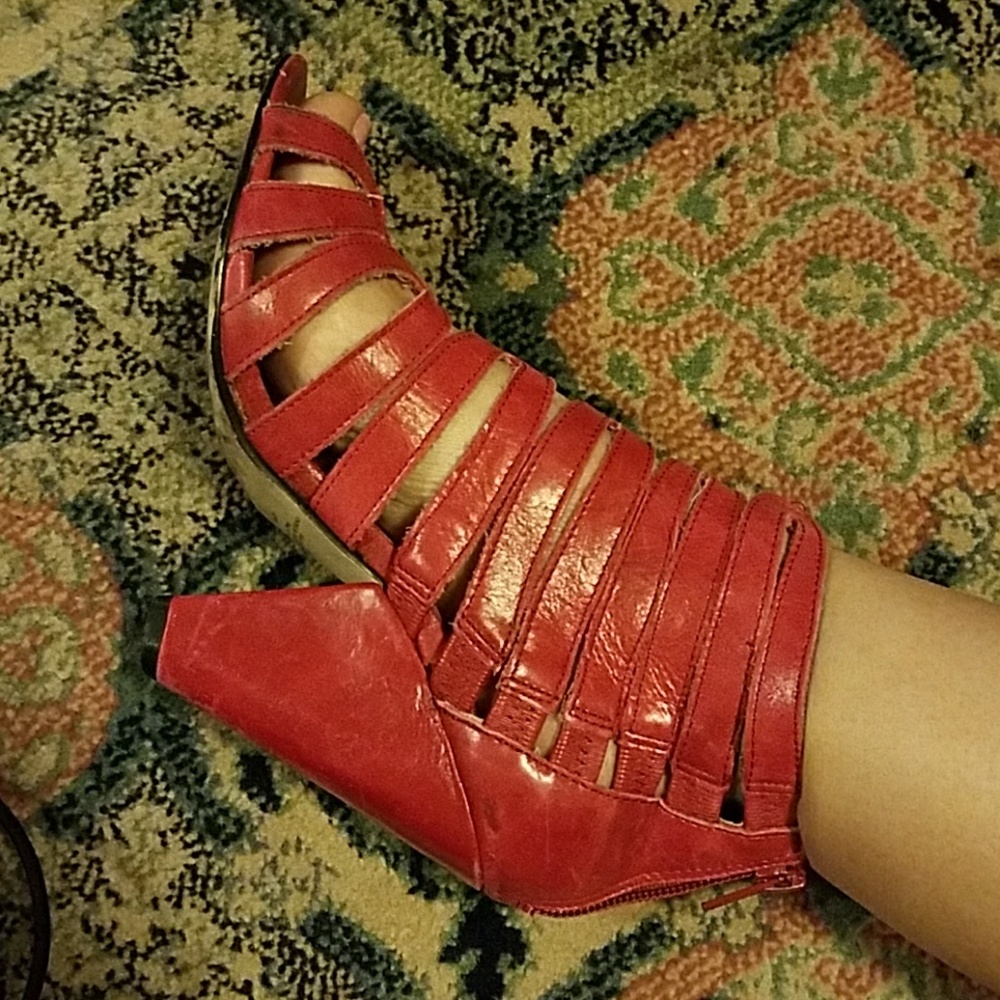 Sexy steve madden caged pumps