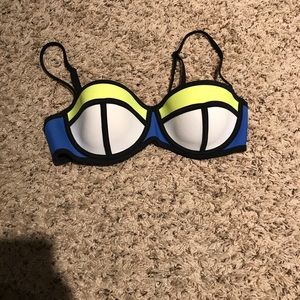 Triangl swim top. Bundle with bottoms!!