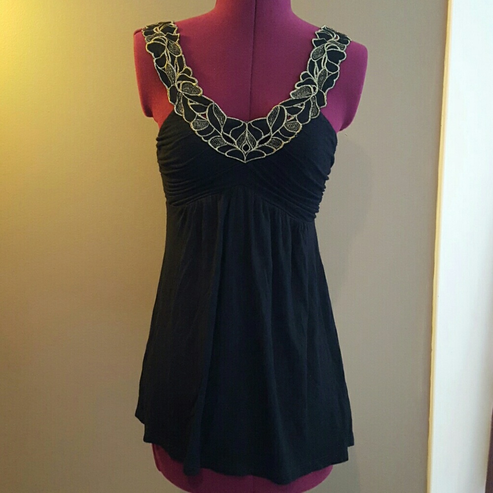 💋FOREVER 21 Embroidered Babydoll Top