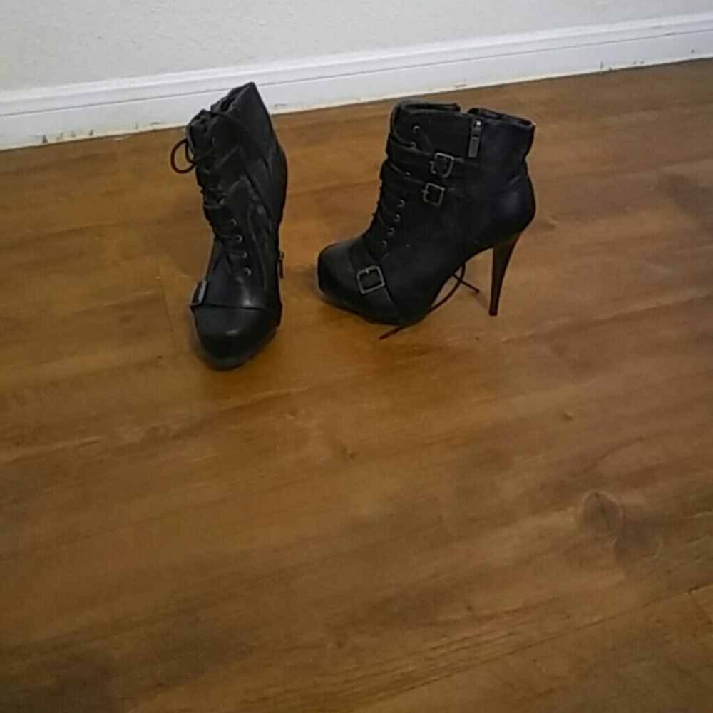 Heels - Picture 3 of 4
