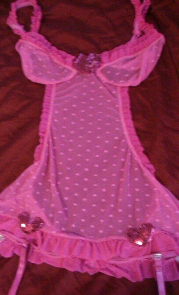 Lingerie - Picture 2 of 3