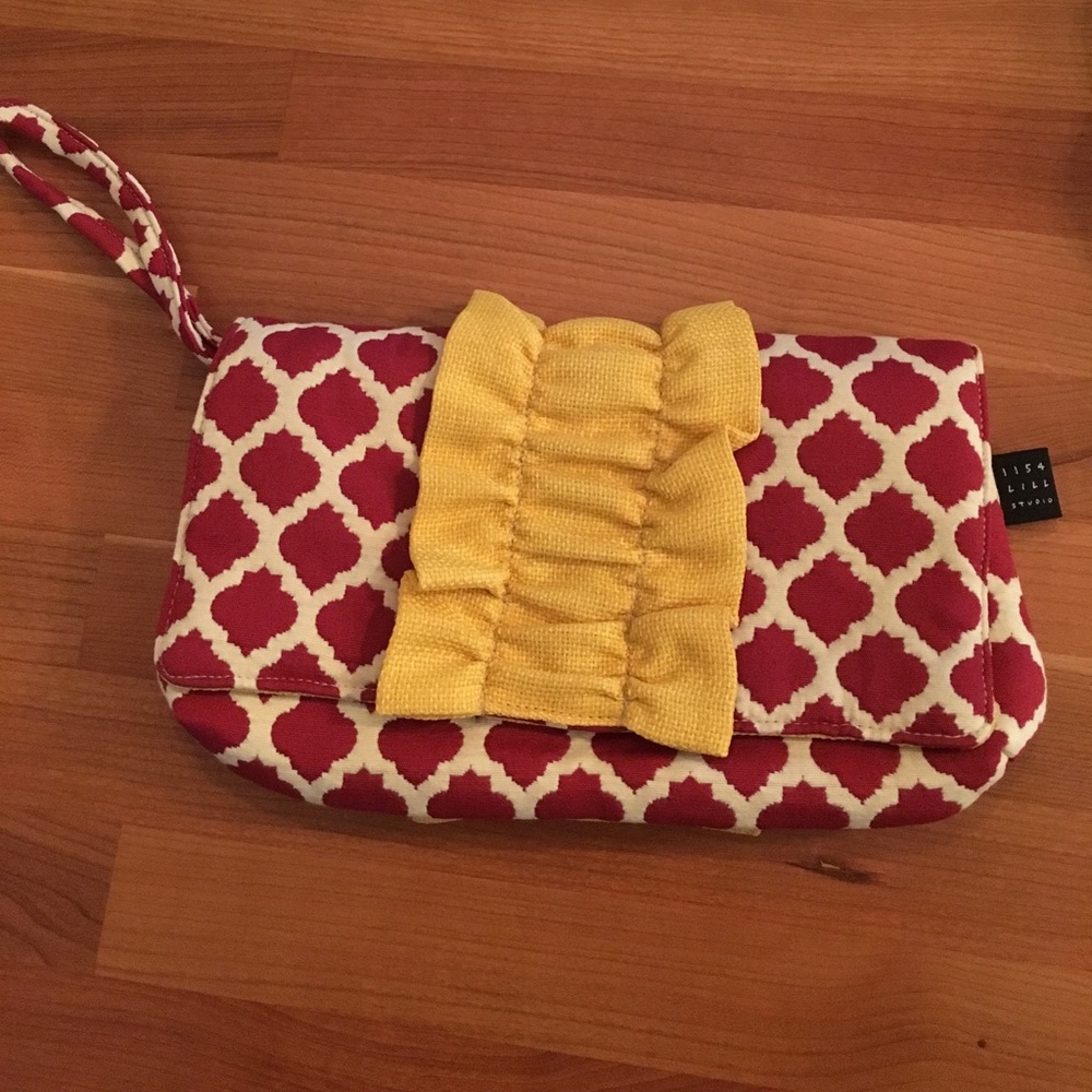 Patterned clutch