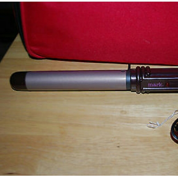 Curling iron wond  by Mark. - Picture 2 of 3