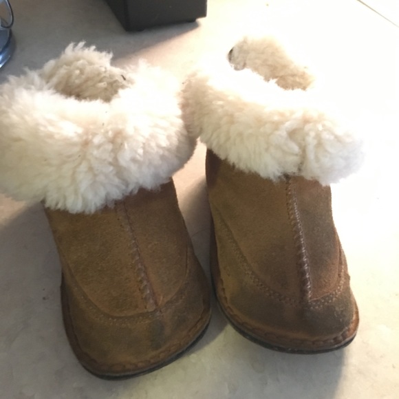 Ugg infants boots size M brown worn for a season. - Picture 1 of 3