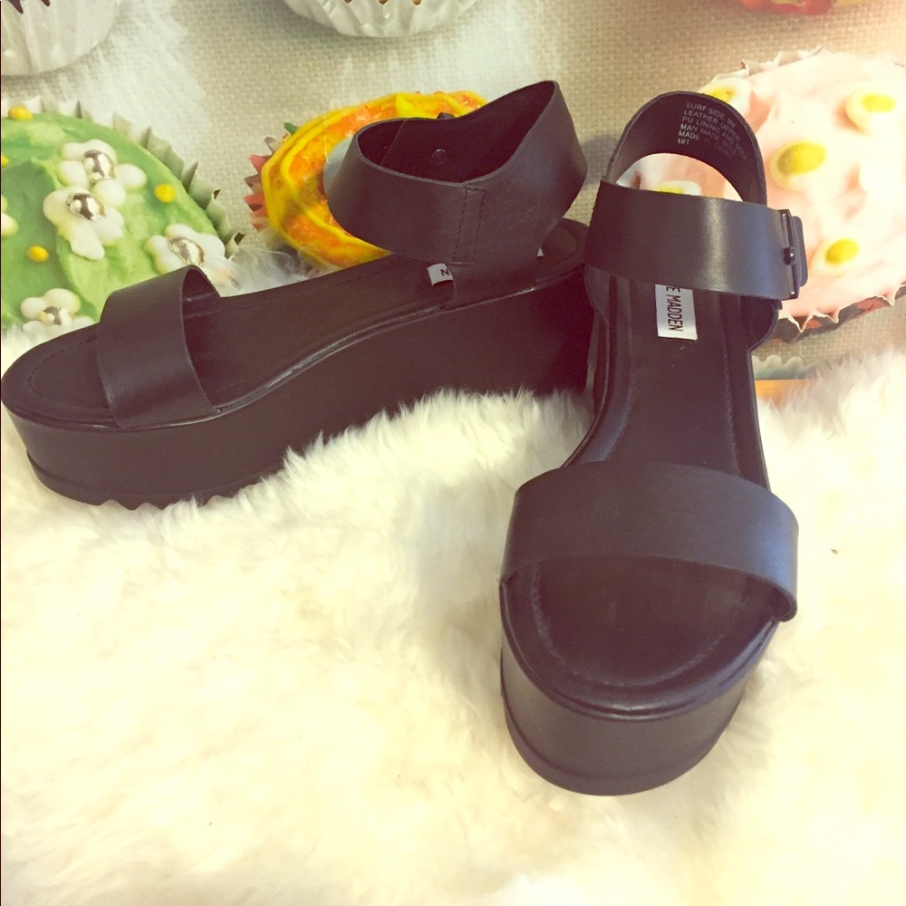Steve Madden flat wedge sandals