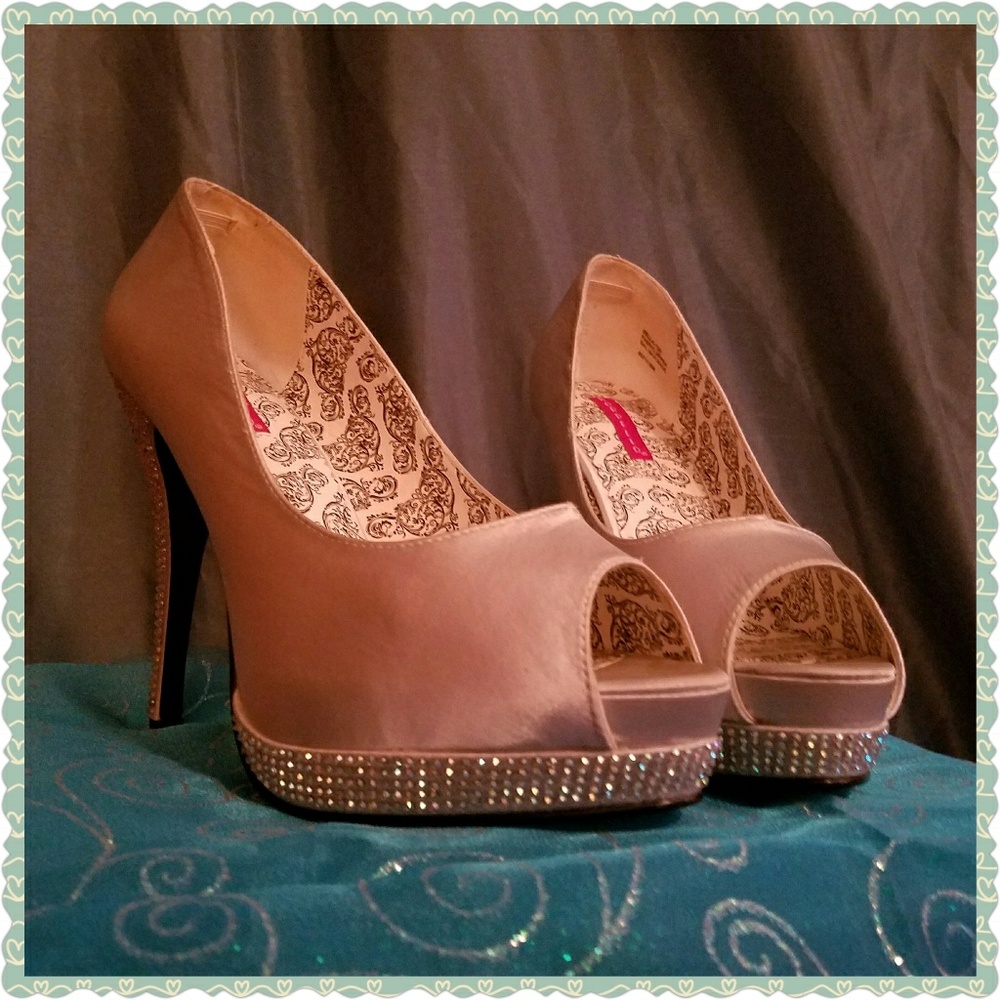 **SALE**NIB* Bordello Peep Toe Satin Pumps