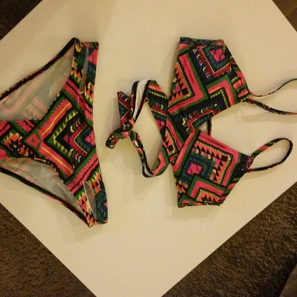 Aztec bikini - Picture 4 of 4