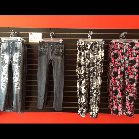 Assorted leggings of all colors and patterns - Picture 1 of 1