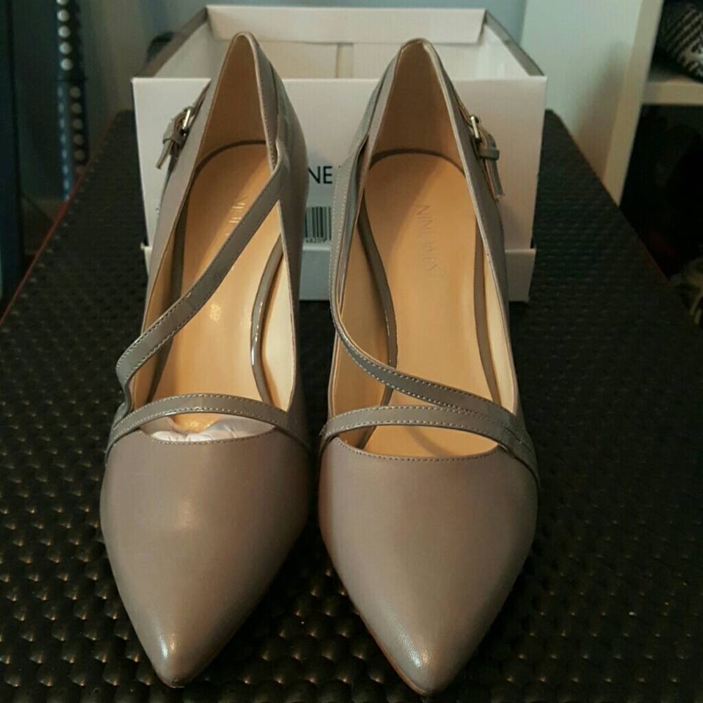 Nine West pointed leather upper