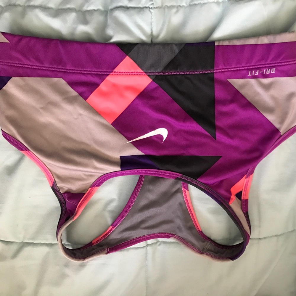 Sports bra