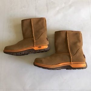 Kids rain boots.
