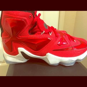 New Nike Lebron 13 (Size 11)