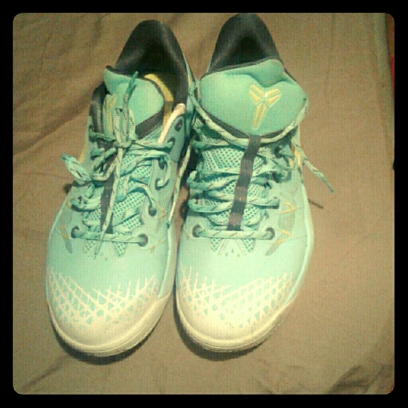 Shoes - Picture 1 of 1