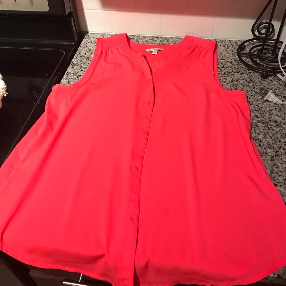 American Eagle button up sleeveless blouse