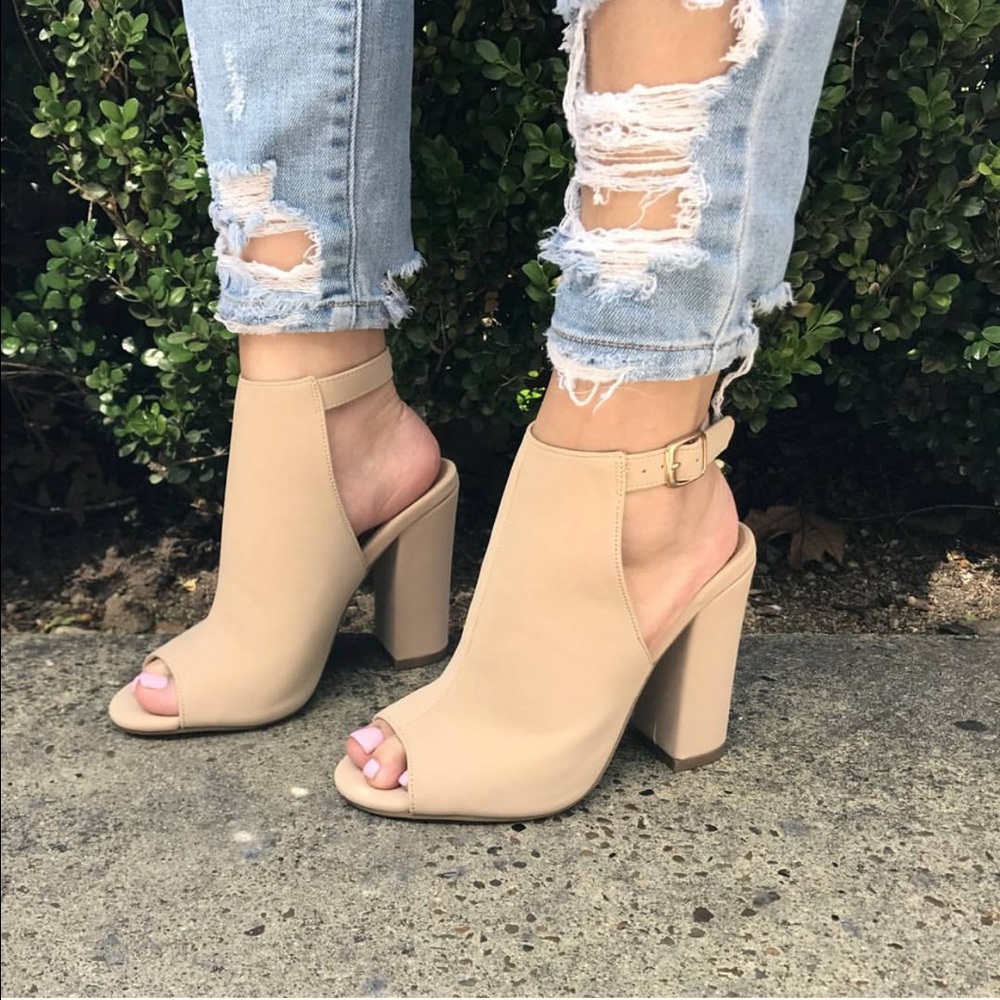 ❗️M/D‼️Nude Nubuck Peep Toe Chunky Mule Booties - Picture 1 of 2