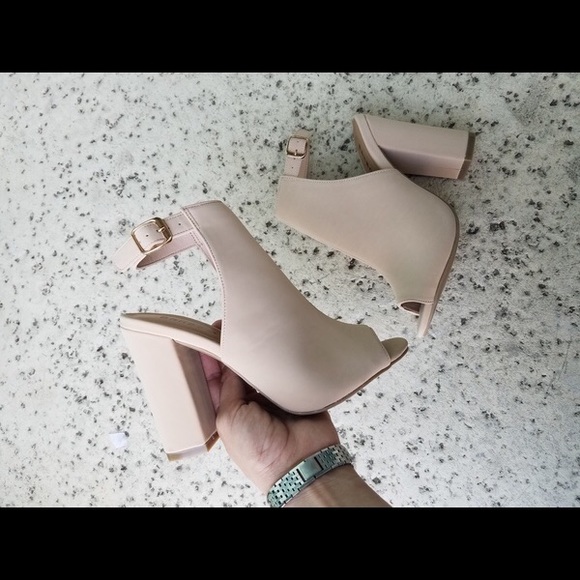 ❗️M/D‼️Nude Nubuck Peep Toe Chunky Mule Booties - Picture 2 of 2