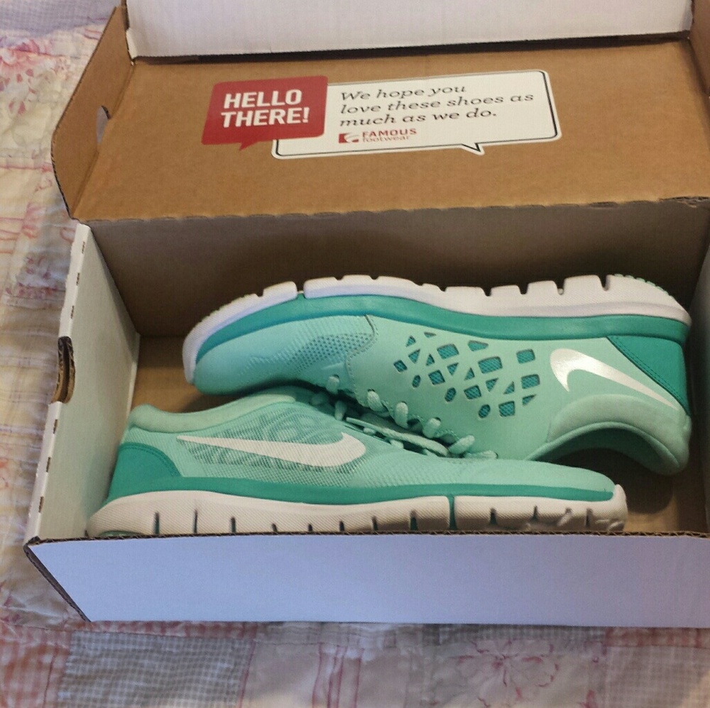 NWOT Nike Flex 2015 RN Women's 8.5
