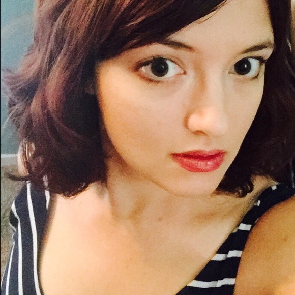 Meet your Posher, Andrea - Picture 1 of 1
