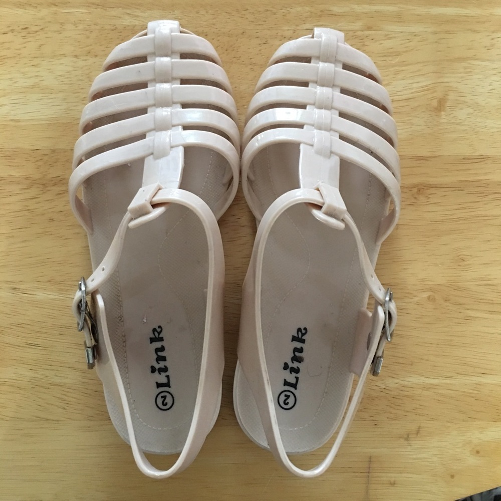 ✨STAPPY JELLY SANDLES✨