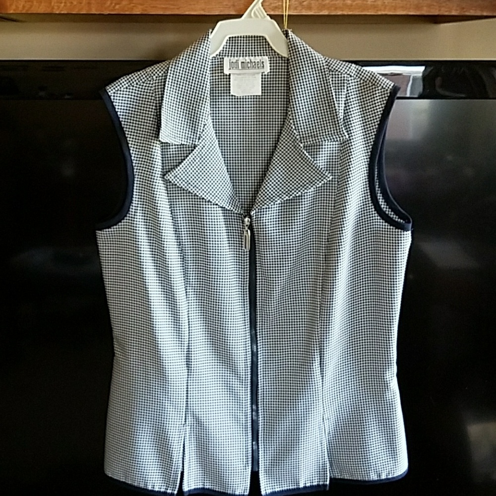 Business/casual top, navy/white, size 9/10