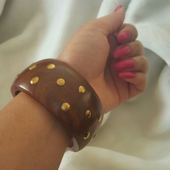 LAST 1! Host Pick!💛Gold Studded Wood Bangle - Picture 2 of 7